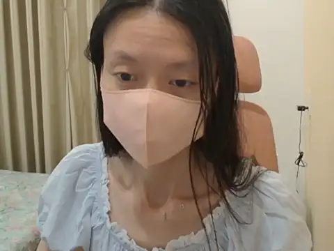 Lil-Cherries online show from February 25, 2026, 1:11 pm