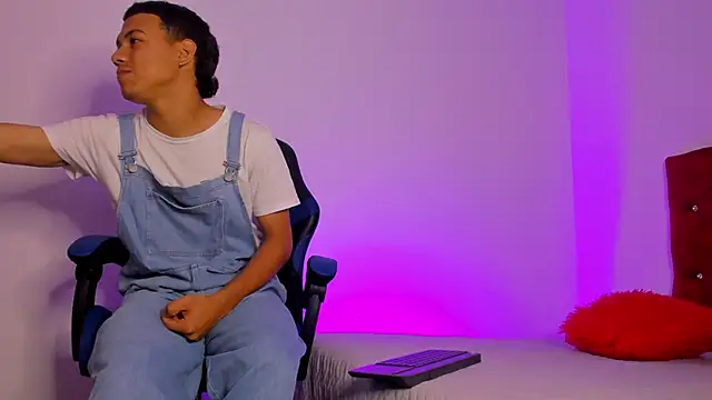 Snapshot of King_Ares1 chatting on November 29, 2025, 5:24 pm King Ares1 online show from November 29, 2025, 5:24 pm