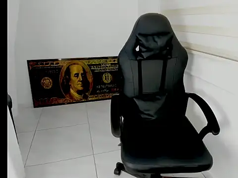 queen findom1 online show from April 3, 2026, 5:47 am