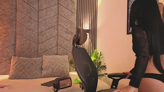 Snapshot of AuroraLanee_ chatting on November 18, 2025, 7:28 pm AuroraLanee online show from November 18, 2025, 7:28 pm