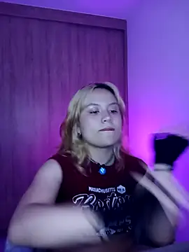 littlec4ke online show from December 1, 2025, 1:39 am