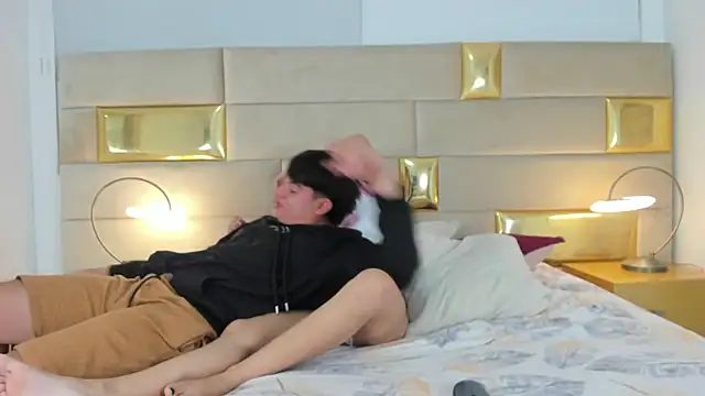 Snapshot of LoveRebels_ chatting on January 7, 2026, 1:16 pm LoveRebels online show from January 7, 2026, 1:16 pm