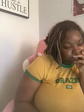 Snapshot of Fxncymuse chatting on February 25, 2026, 7:03 pm Fxncymuse online show from February 25, 2026, 7:03 pm