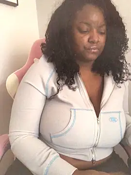 Snapshot of Fxncymuse chatting on February 4, 2026, 7:31 pm Fxncymuse online show from February 4, 2026, 7:31 pm