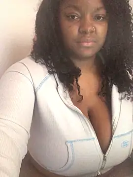 Snapshot of Fxncymuse chatting on February 12, 2026, 7:02 pm Fxncymuse online show from February 12, 2026, 7:02 pm