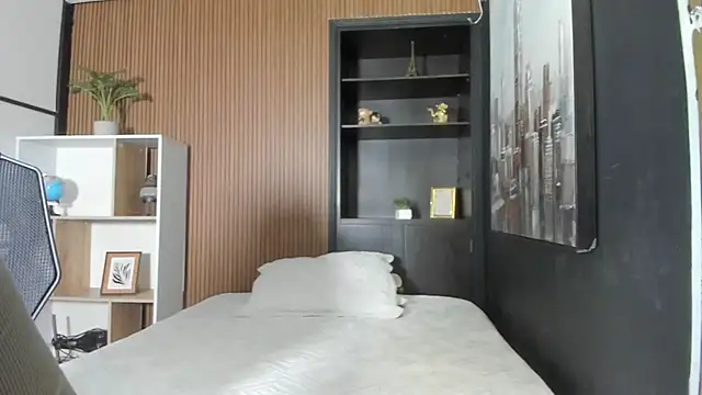 ZarinaWynne online show from March 30, 2026, 5:03 pm