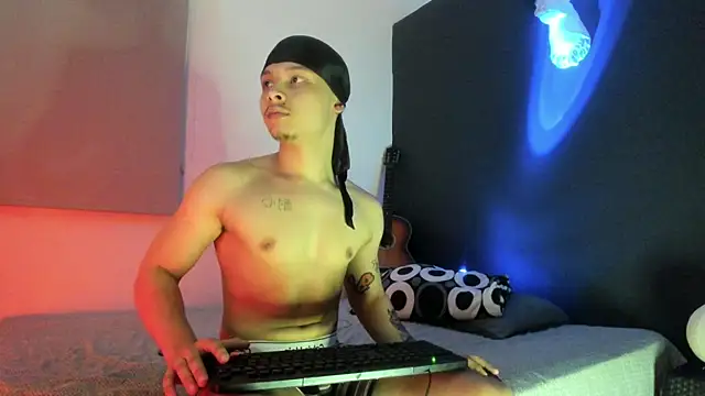 Snapshot of Zeus_Jeff chatting on February 13, 2026, 2:44 am Zeus Jeff online show from February 13, 2026, 2:44 am