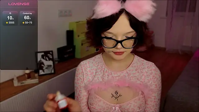 Sweety cheeky online show from November 28, 2025, 9:26 pm