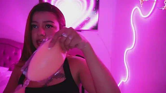 Missara  online show from November 27, 2025, 1:39 am