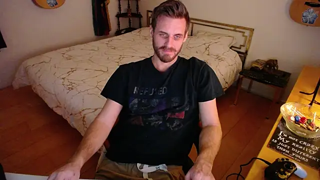 Snapshot of skatejocke chatting on November 30, 2025, 1:34 pm skatejocke online show from November 30, 2025, 1:34 pm