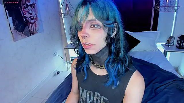 luxiel  online show from June 9, 2026, 9:16 pm