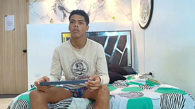 WHITHET BOYS online show from November 30, 2025, 1:45 pm