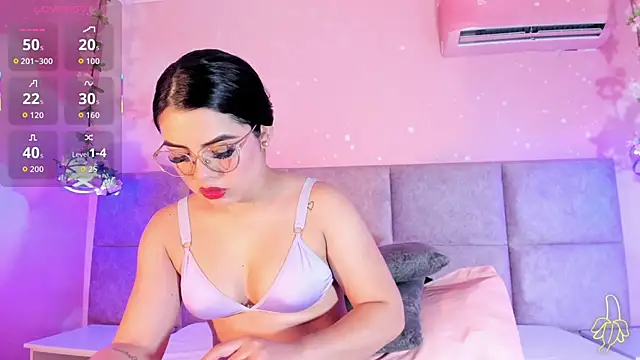 Snapshot of Isa_preasley chatting on November 23, 2025, 2:54 am Isa preasley online show from November 23, 2025, 2:54 am