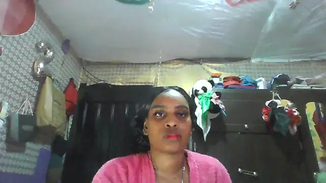 Camile Queen online show from November 25, 2025, 11:48 pm