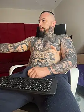 VenomHeat online show from November 13, 2025, 5:50 pm