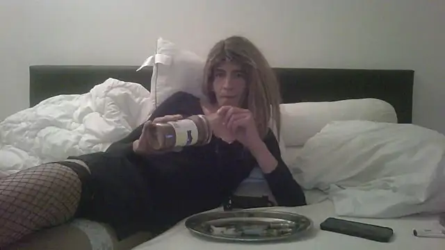 samia42 online show from April 17, 2026, 2:03 am