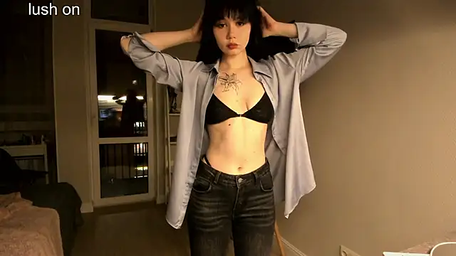 Snapshot of CharlyOrwell chatting on November 30, 2025, 8:09 pm CharlyOrwell online show from November 30, 2025, 8:09 pm