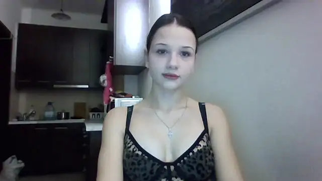 Snapshot of CarmenBody chatting on November 25, 2025, 9:48 pm CarmenBody online show from November 25, 2025, 9:48 pm
