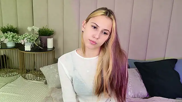 Snapshot of AriaBe11 chatting on January 15, 2026, 8:07 am AriaBe11 online show from January 15, 2026, 8:07 am