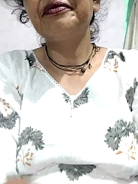 Snapshot of Piya_Bakshi chatting on May 16, 2026, 5:56 pm Piya Bakshi online show from May 16, 2026, 5:56 pm