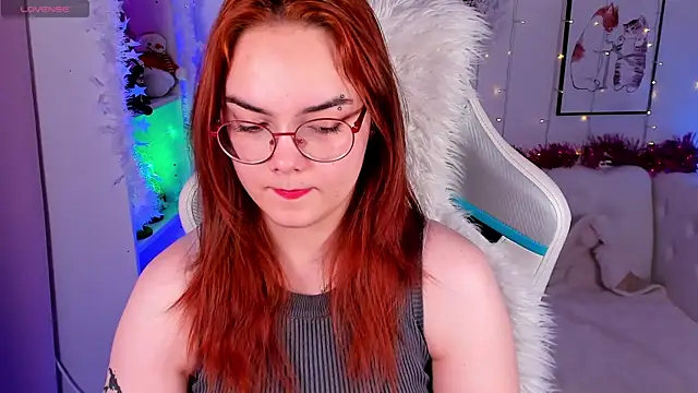 Lily  Evans online show from January 8, 2026, 3:56 am