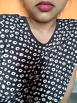 Sexy Divya   online show from June 20, 2026, 1:54 am