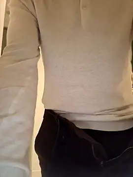 Snapshot of CuteDaddy92 chatting on December 20, 2025, 2:25 am CuteDaddy92 online show from December 20, 2025, 2:25 am