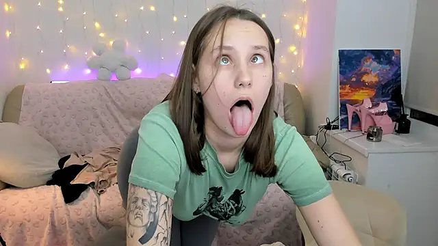 SexCaramell online show from November 13, 2025, 4:11 pm