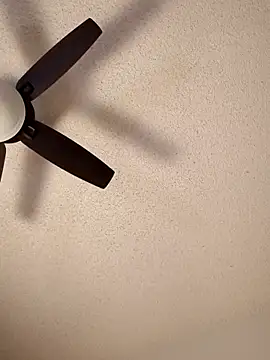 nikkibae33 online show from April 1, 2026, 10:38 am