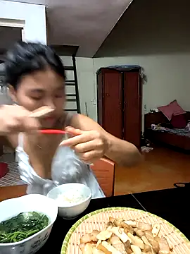 Lynly k2 online show from March 3, 2026, 12:34 pm