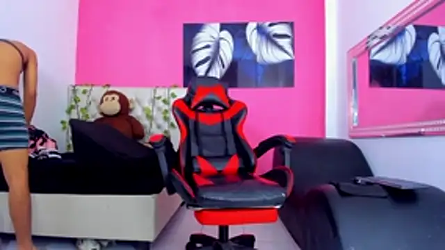 Snapshot of antonycres chatting on November 25, 2025, 12:38 pm antonycres online show from November 25, 2025, 12:38 pm