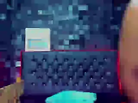 Snapshot of antonycres chatting on November 10, 2025, 12:32 pm antonycres online show from November 10, 2025, 12:32 pm