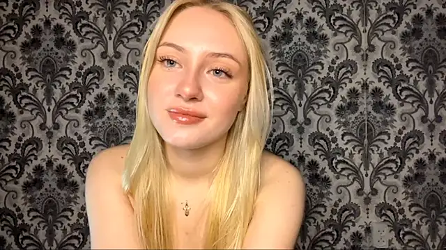 Snapshot of PhebeHals chatting on November 30, 2025, 1:34 pm PhebeHals online show from November 30, 2025, 1:34 pm