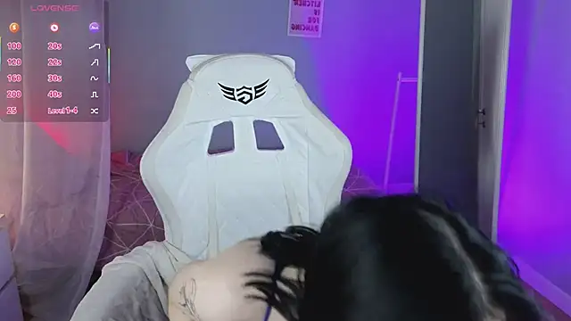 ScarletHarley online show from April 23, 2026, 1:13 pm