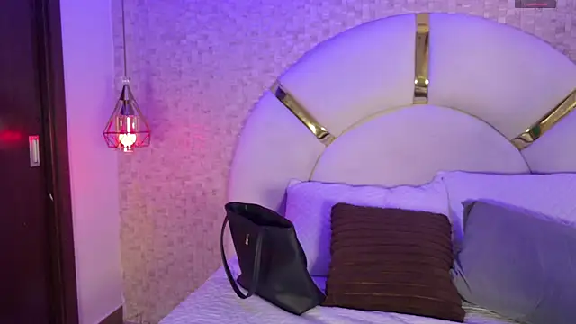 aria sm online show from November 12, 2025, 7:07 pm