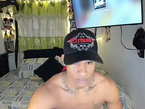 Snapshot of JUANBIGCOCK21CM chatting on July 1, 2026, 12:22 am JUANBIGCOCK21CM online show from July 1, 2026, 12:22 am