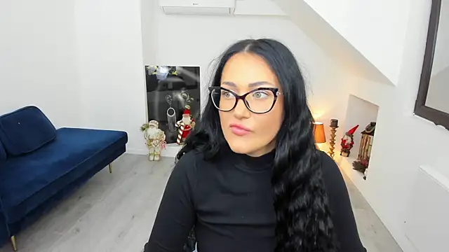 Snapshot of AnyaEvy chatting on November 25, 2025, 5:19 am AnyaEvy online show from November 25, 2025, 5:19 am