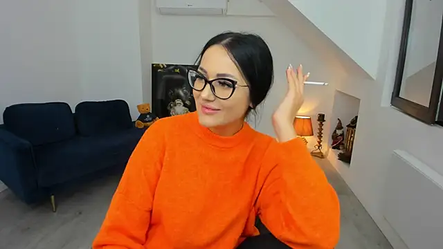 Snapshot of AnyaEvy chatting on December 2, 2025, 5:09 am AnyaEvy online show from December 2, 2025, 5:09 am