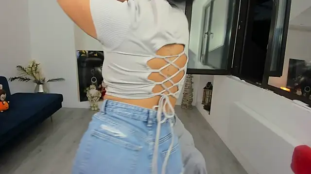 Snapshot of AnyaEvy chatting on November 22, 2025, 4:44 am AnyaEvy online show from November 22, 2025, 4:44 am