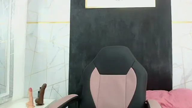 Sophie Walker17 online show from December 1, 2025, 7:37 pm