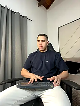 Snapshot of Alan_ford chatting on December 1, 2025, 3:35 pm Alan ford online show from December 1, 2025, 3:35 pm