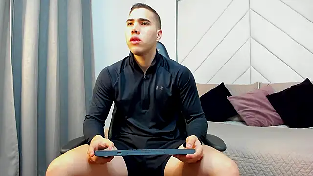 Snapshot of Alan_ford chatting on November 20, 2025, 2:40 pm Alan ford online show from November 20, 2025, 2:40 pm