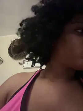 Snapshot of Nicolitalalinda chatting on May 17, 2026, 6:13 am Nicolitalalinda online show from May 17, 2026, 6:13 am