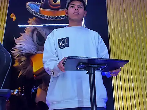 Tommy bigcock19 online show from November 20, 2025, 12:17 pm