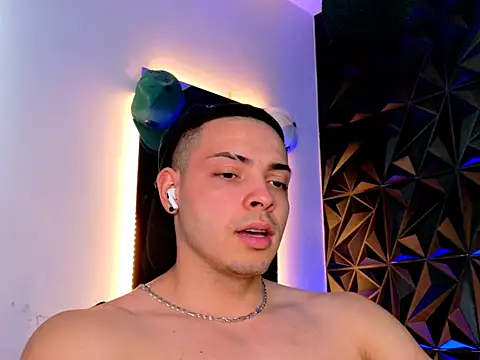 Maxwell Dupont online show from November 13, 2025, 8:35 pm