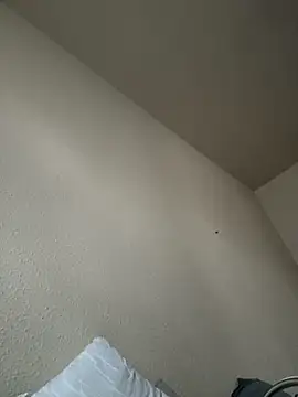 CrookedBeaut online show from March 3, 2026, 2:35 pm