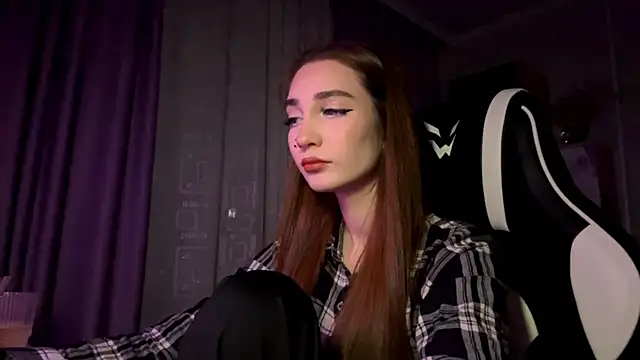 Snapshot of HollyPaw chatting on November 30, 2025, 6:52 pm HollyPaw online show from November 30, 2025, 6:52 pm