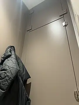 SashaCatt online show from December 16, 2025, 9:35 am