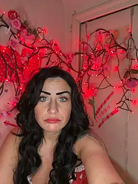 Snapshot of ValayaNoire chatting on February 12, 2026, 11:37 pm ValayaNoire online show from February 12, 2026, 11:37 pm