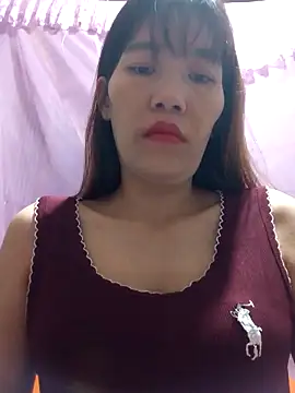 Snapshot of Hini68 chatting on November 18, 2025, 1:43 am Hini68 online show from November 18, 2025, 1:43 am